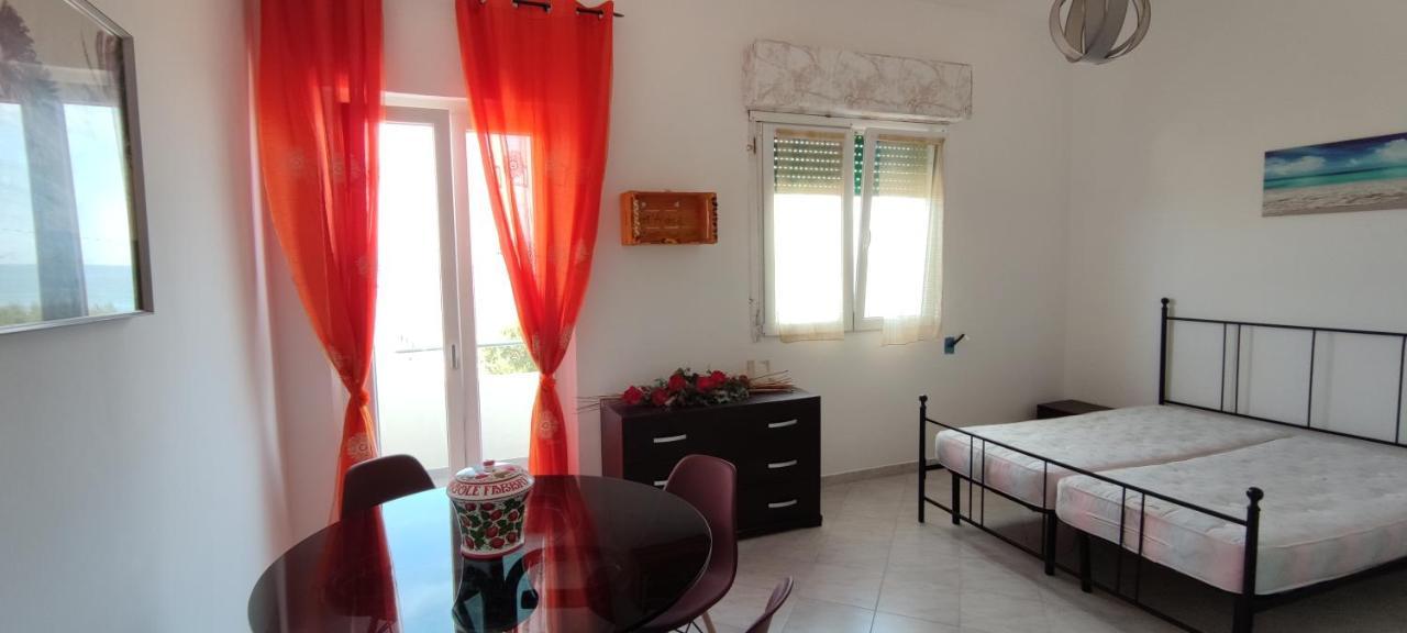 Casa Fronte Mare Torre Sant'Andrea Apartment ซานต์อันเดรอา ภายนอก รูปภาพ